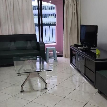 Marina Court, Kota Kinabalu, Sabah Villa Exterior photo