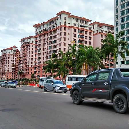 Marina Court, Kota Kinabalu, Sabah Villa Exterior photo